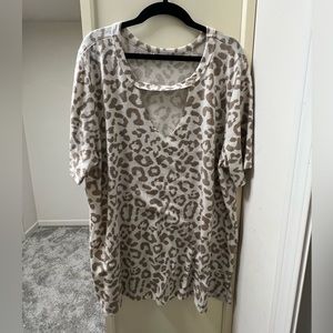White and beige cheetah print top